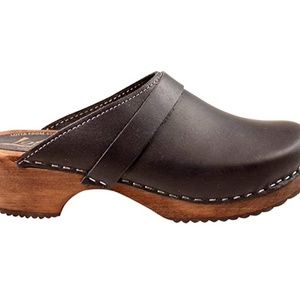 Lotta From Stockholm Swedish Classic Clog in Black on Brown